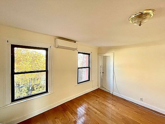4th image of 225 Washington Ave #3