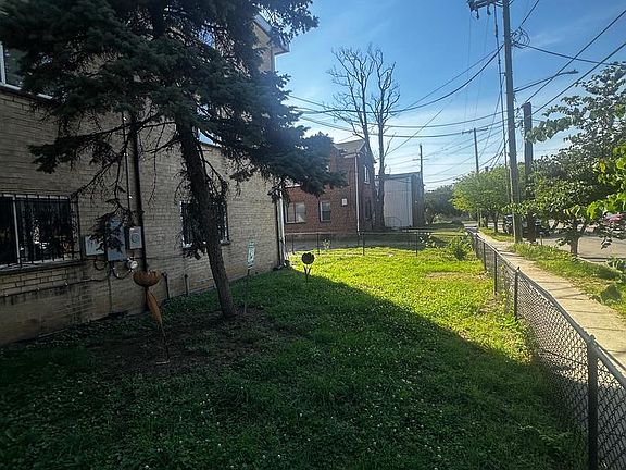 2nd image of 4611 Quarles St NE
