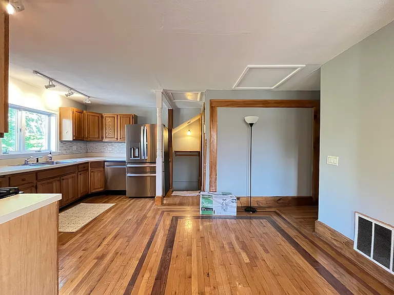 551 Townsend Ave #3 — Photo 3