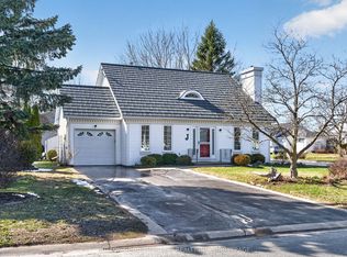 16 Country Club Dr, Loyalist, ON K0H 1G0