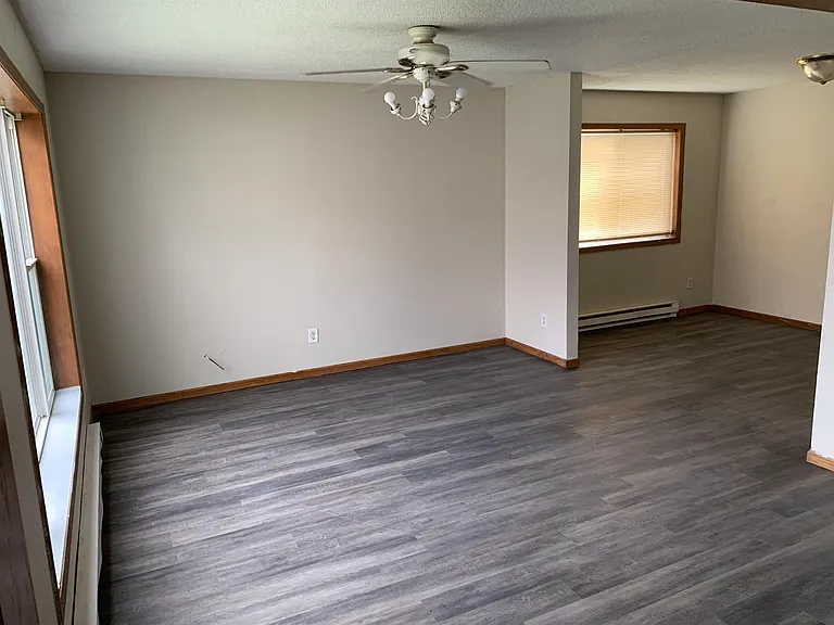2101 Bryant Ave N — Photo 3