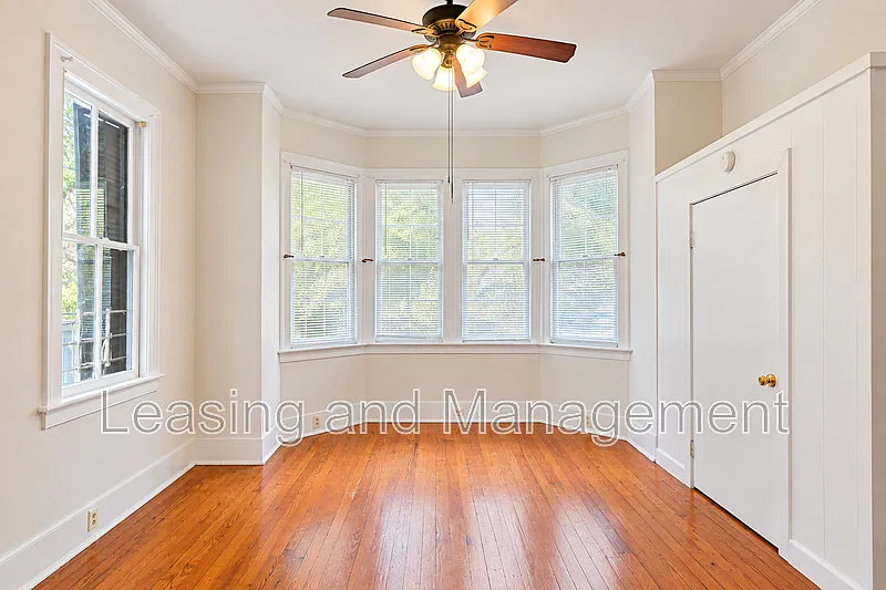 2 bed, 2.0 bath, 1200 sqft, $3,200 — Photo 2