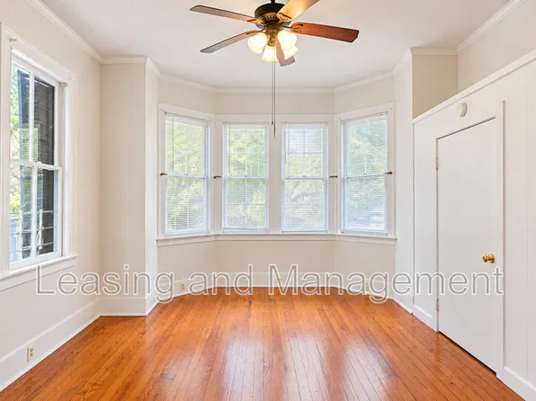 7 Bee St APT A, Charleston, SC 29403