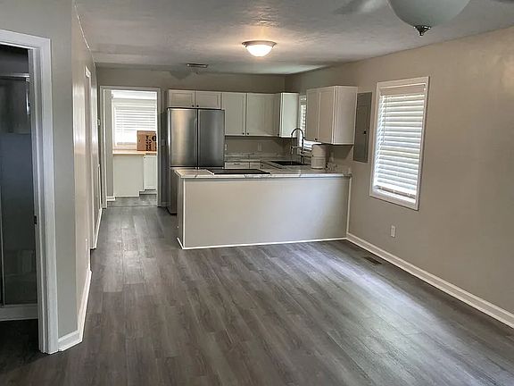 3rd image of 104 McGee St