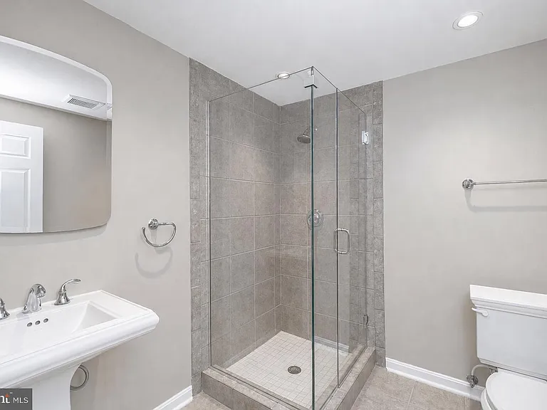 3940 Kathryn Jean Ct — Photo 40