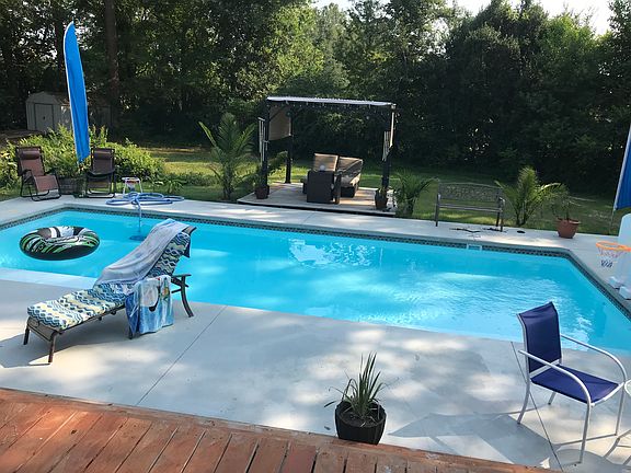 2nd image of 126 Cypress Pl