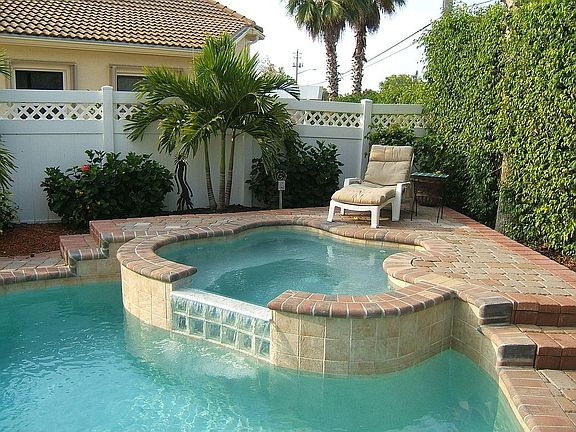 Heated Pool 