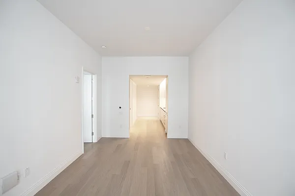 Rented by RELO REDAC INC. | media 21