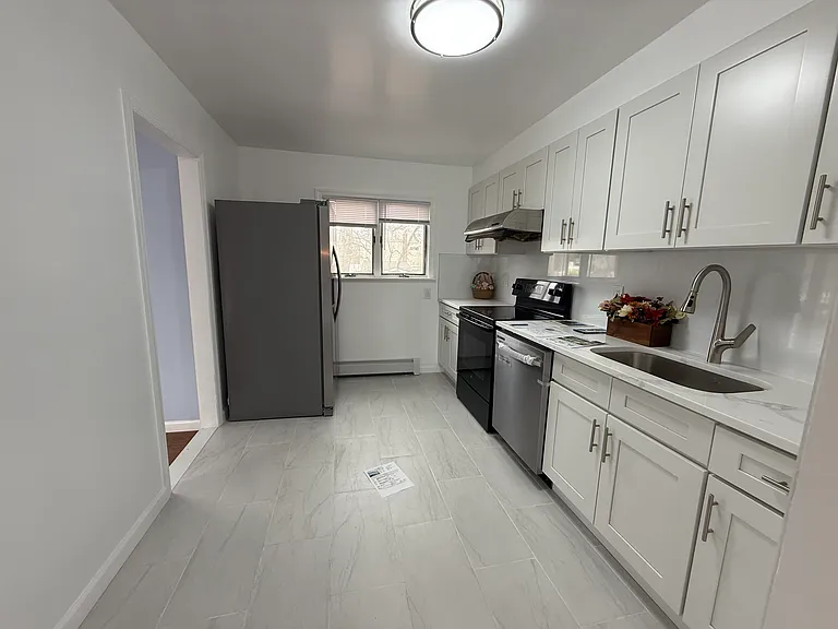 34 Jackson Ave — Photo 5