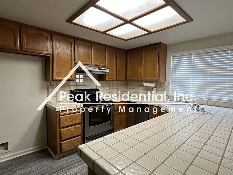 7927 Parmis Ct — Photo 9