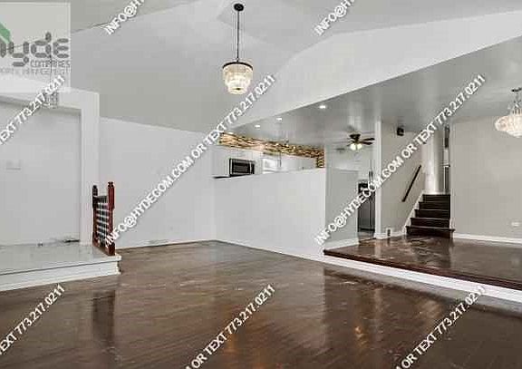 2nd image of 524 E 89th Pl