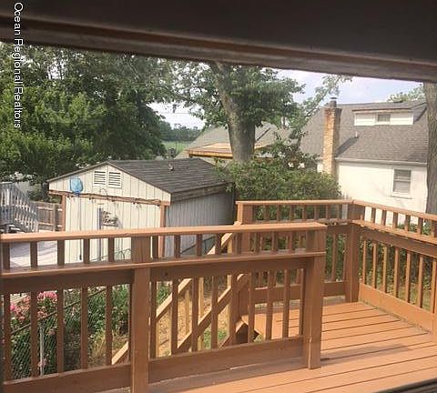 5th image of 615 Campbell Ave
