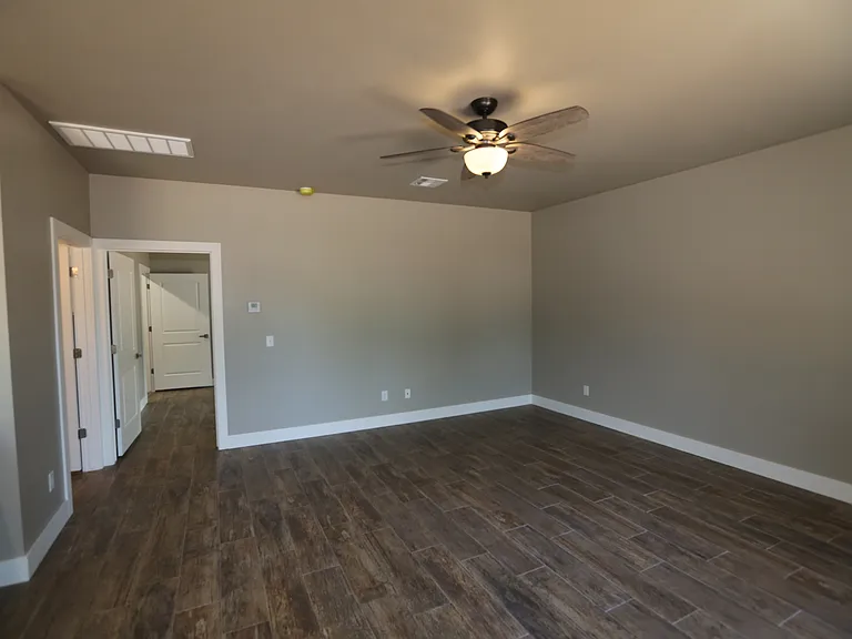 114 W French St — Photo 11