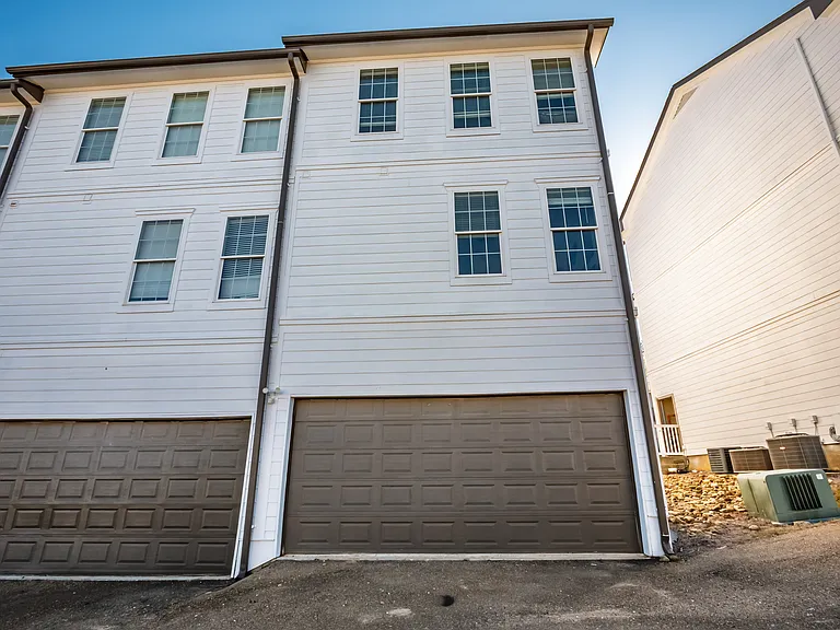 230 Town Center Dr #230 — Photo 36