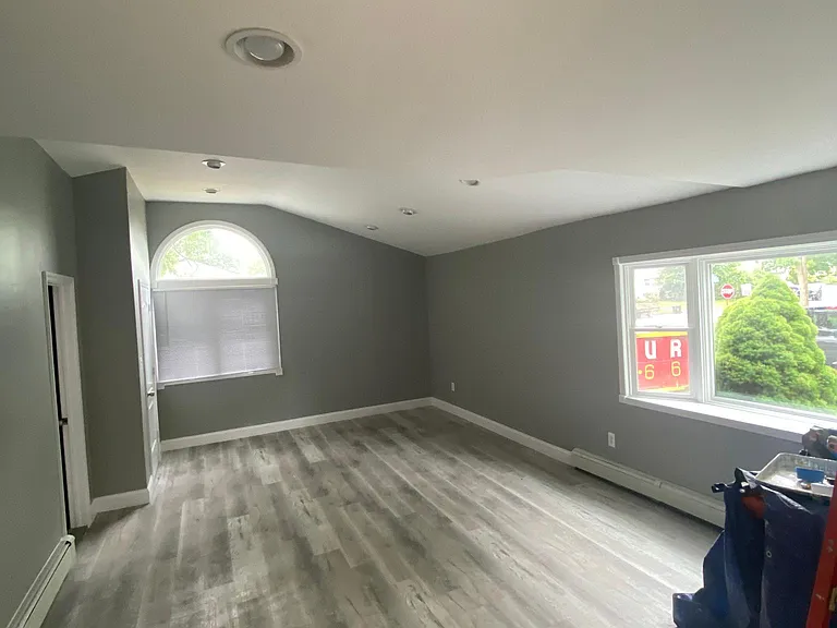 25 Newport Ave — Photo 6