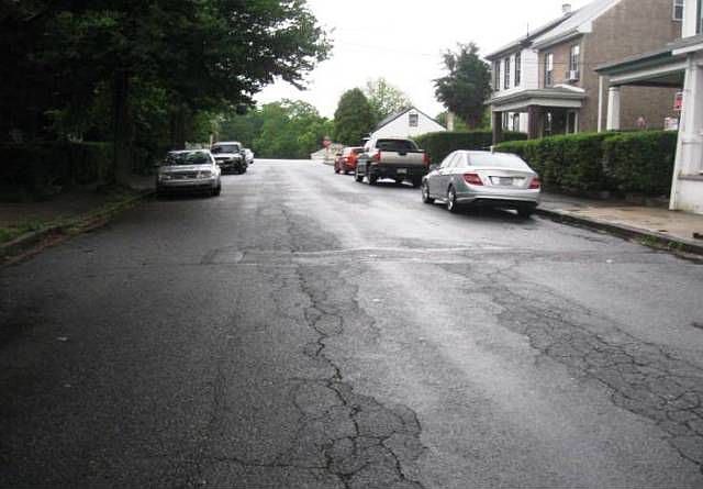 2nd image of 566 Jefferson Ave
