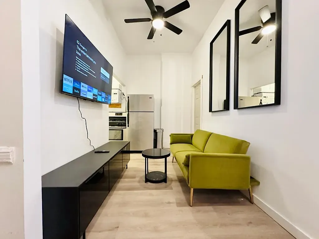 3 bed, 1.5 bath, 1000 sqft, $1,180 — Photo 3