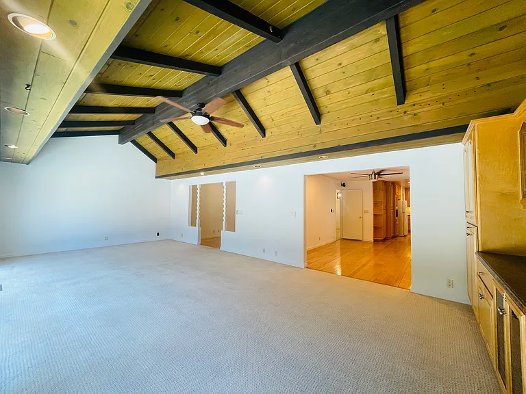 1150 Stafford Dr — Photo 22