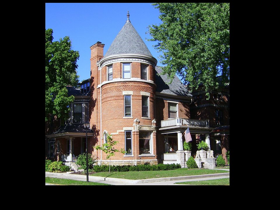 Front view during Spring/Summer