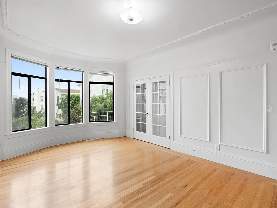 2935 Van Ness Ave #4