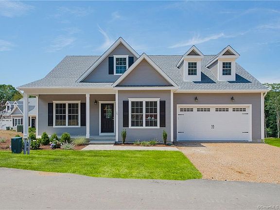 2nd image of 5 Essex Glen Dr