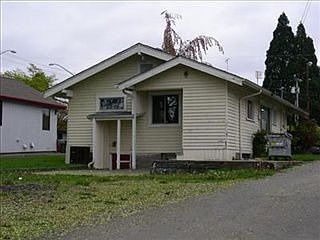 2nd image of 117 Fir St NE
