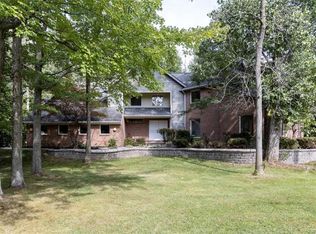 6855 Lexington Ct, East Amherst, NY 14051