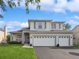 5490 Alexandria Dr, Lake In The Hills, IL 60156