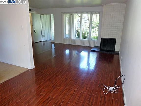 2nd image of 2045 Camel Ln APT 3