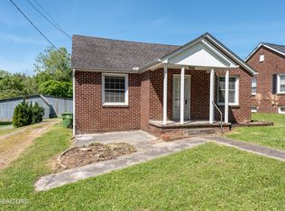 907 Montvale Rd, Maryville, TN 37803