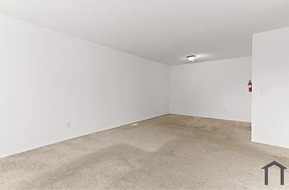 3 bed, $1,799 — Photo 3