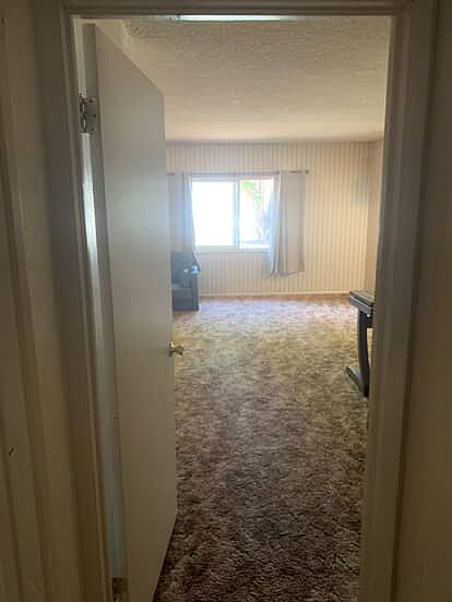1st image of 1809 Royal Way