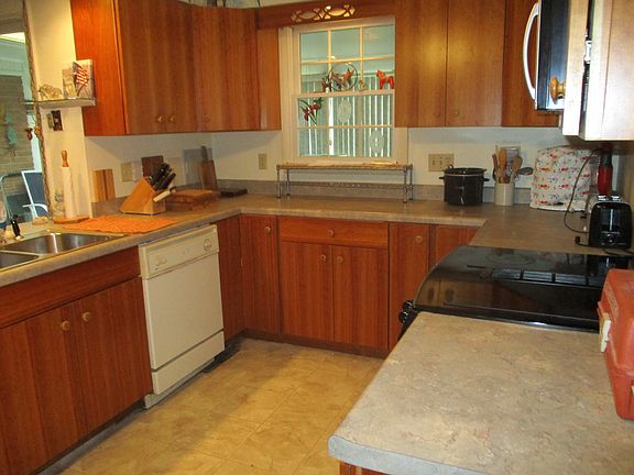 3rd image of 905 Knottingham Dr