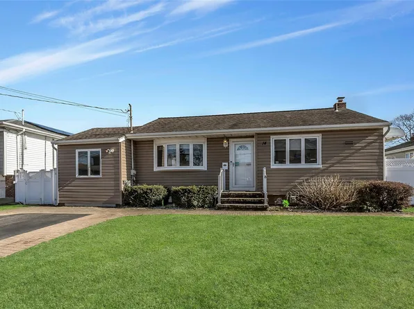 14 Michel Avenue, Farmingdale, NY 11735