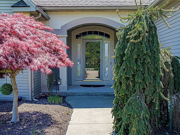 4th image of 133 Leamington Cir