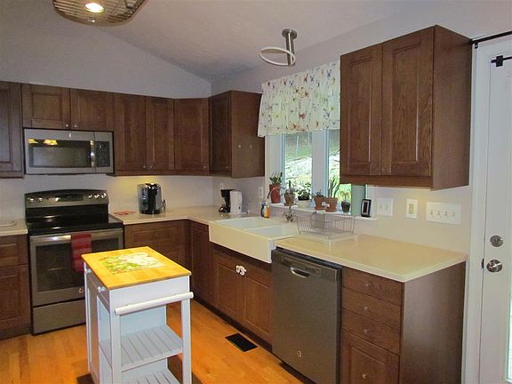 2nd image of 289 Elk Ln
