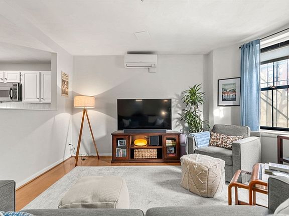 3rd image of 529 Columbus Ave APT 21