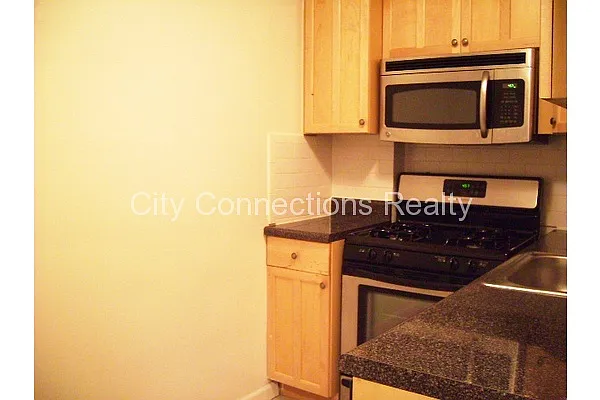 Rented by City Connections Realty | media 19