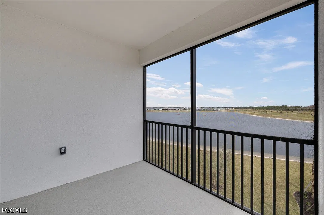 3 bed, 2.0 bath, 1301 sqft, $1,850 — Photo 4