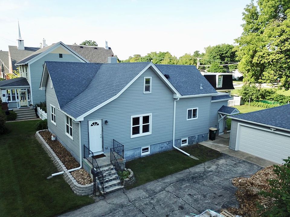 2nd image of 49 N Plum Grove Rd