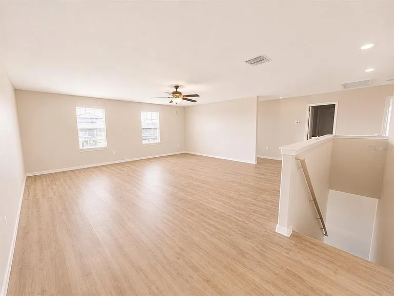 5462 Grays Harbor Ct — Photo 12