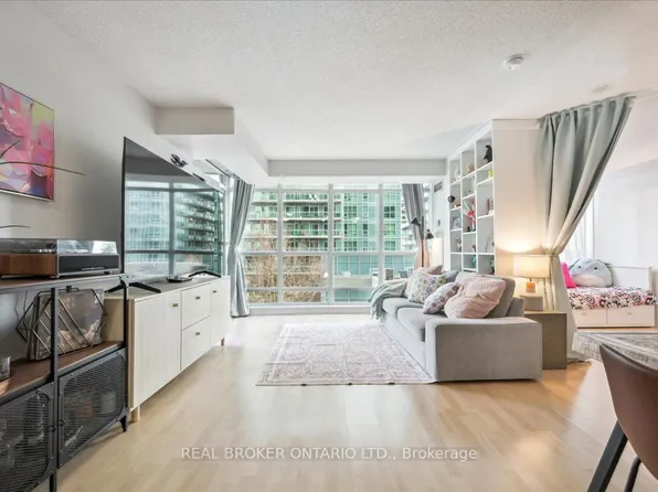 185 Legion Rd N #608, Toronto, ON M8Y 0A1