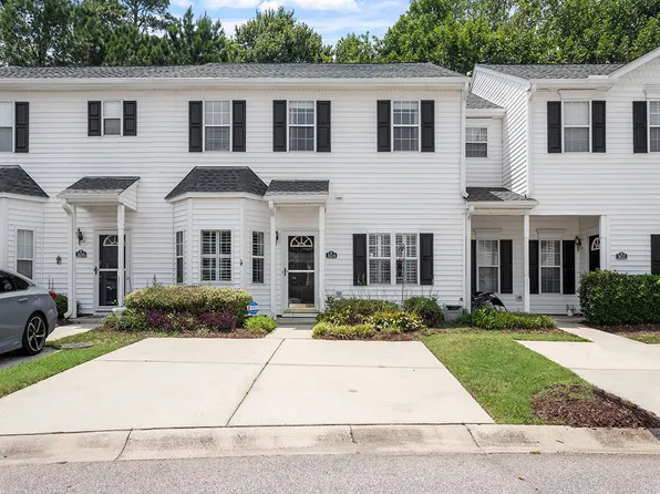 304 Misty Groves Cir, Morrisville, NC 27560