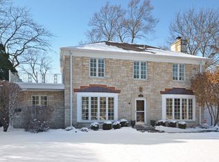 908 Wagner Rd, Glenview, IL 60025