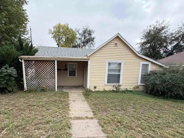 213 W 10th St, Yankton, SD 57078