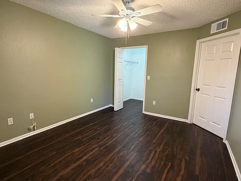 5124 Park Central Dr #527 — Photo 18