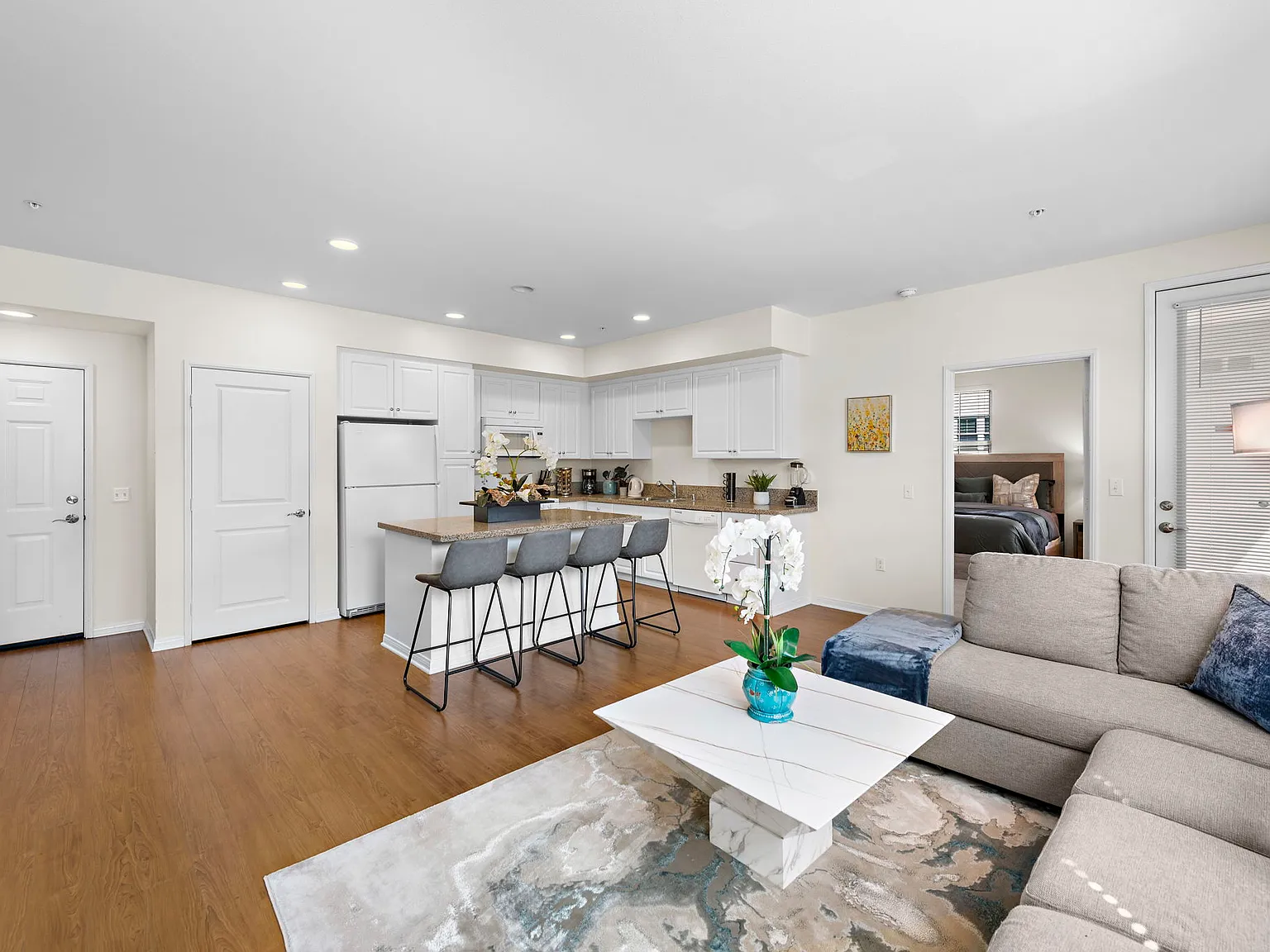 2 bed, $6,500 — Photo 4