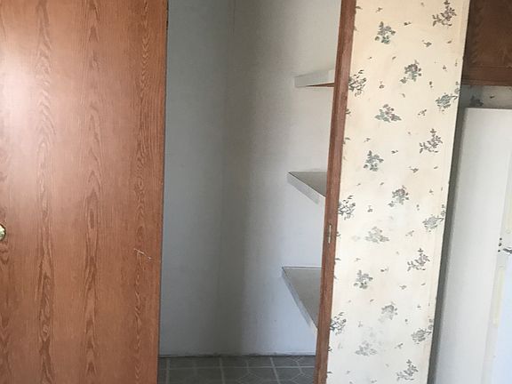 3rd image of 805 Tamarack St