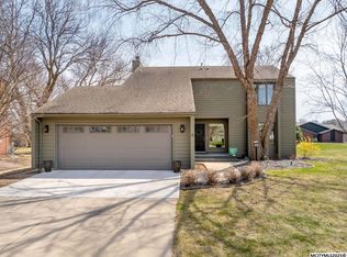 11 Boulder Rd, Mason City, IA 50401
