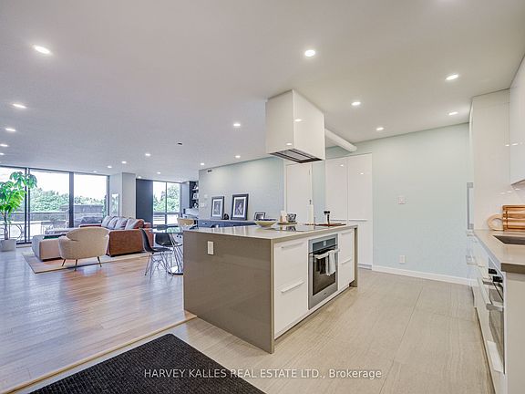 2nd image of 350 Lonsdale Rd #503
